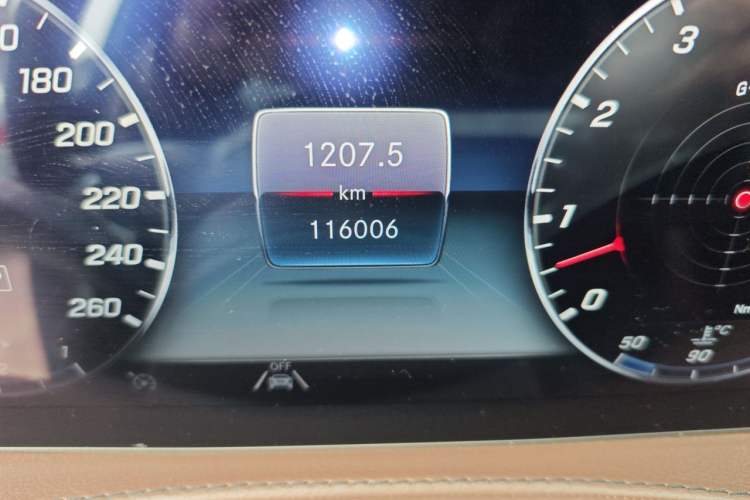 Used Mercedes-Benz S-Class 2020 S 350 L Business Class Ultimate Edition Odometer Close Up