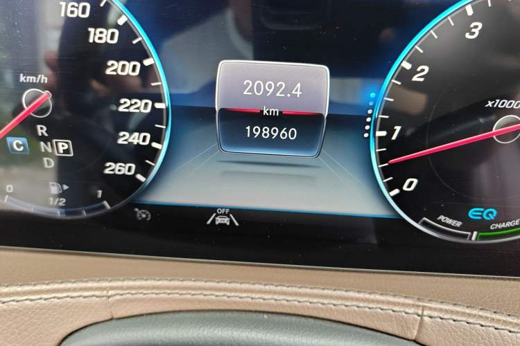 Used Mercedes-Benz S-Class 2020 S 350 L Business Class Ultimate Edition Odometer Close Up