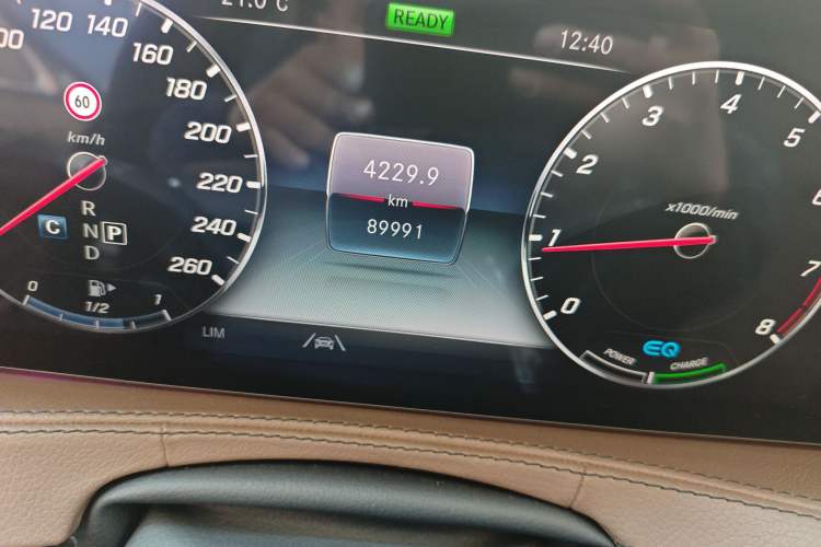 Used Mercedes-Benz S-Class 2020 S 350 L Business Class Ultimate Edition Odometer Close Up