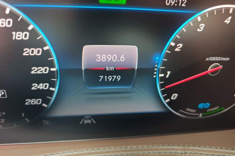 Used Mercedes-Benz S-Class 2020 S 350 L Exclusive Edition Prestige Collection Odometer Close Up