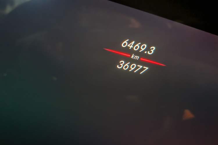 Used Mercedes-Benz S-Class 2020 S 450 L 4MATIC Exclusive Edition Odometer Close Up