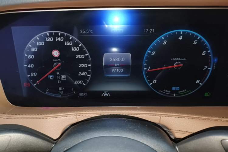 Used Mercedes-Benz S-Class 2020 S 450 L 4MATIC Exclusive Edition Odometer Close Up