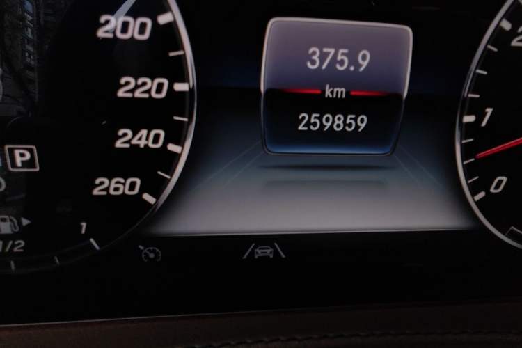Used Mercedes-Benz S-Class 2020 S 350 L Business Class Ultimate Edition Odometer Close Up