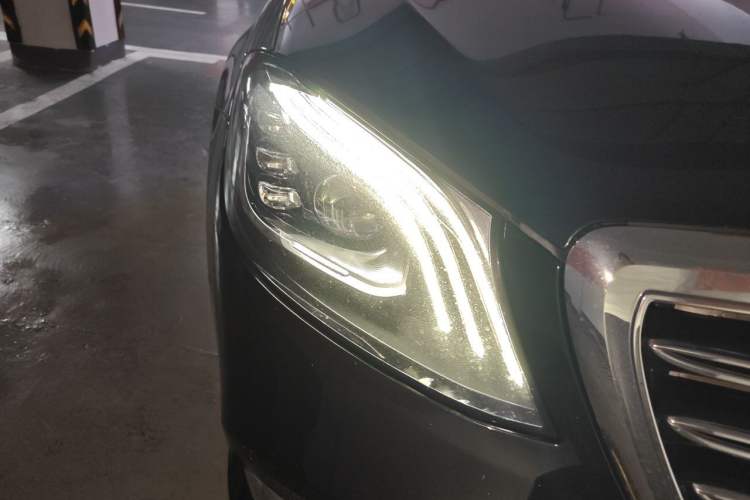Used Mercedes-Benz S-Class 2020 S 350 L Business Class Ultimate Edition Right Front Headlight