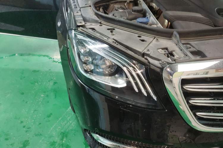 Used Mercedes-Benz S-Class 2020 S 350 L Business Class Ultimate Edition Right Front Headlight
