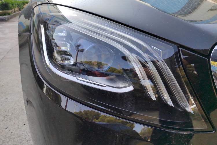Used Mercedes-Benz S-Class 2020 S 450 L 4MATIC Exclusive Edition Right Front Headlight
