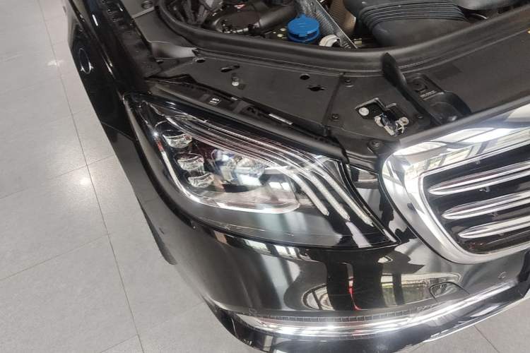 Used Mercedes-Benz S-Class 2020 S 350 L Exclusive Edition Prestige Collection Right Front Headlight