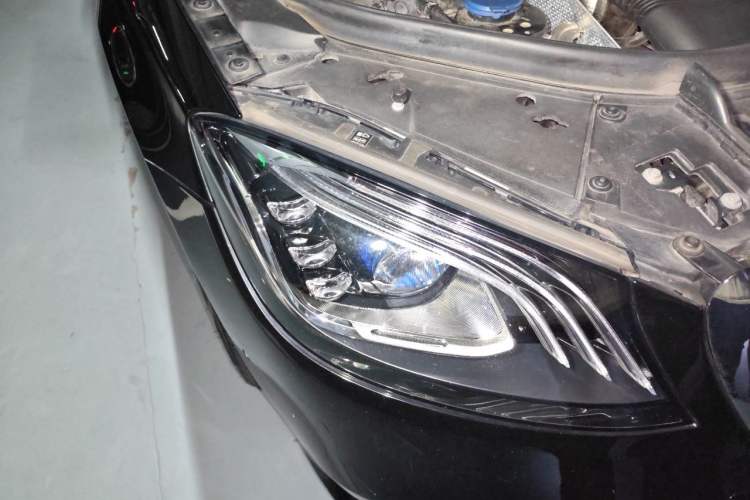 Used Mercedes-Benz S-Class 2020 S 350 L Business Class Ultimate Edition Right Front Headlight