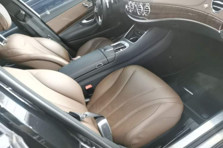 Used Mercedes-Benz S-Class 2020 S 350 L Business Class Ultimate Edition Right Front Seat
