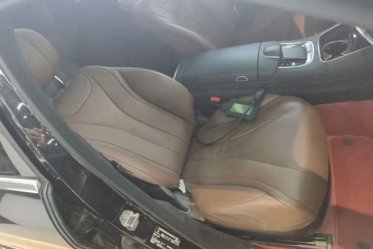 Used Mercedes-Benz S-Class 2020 S 450 L 4MATIC Exclusive Edition Right Front Seat