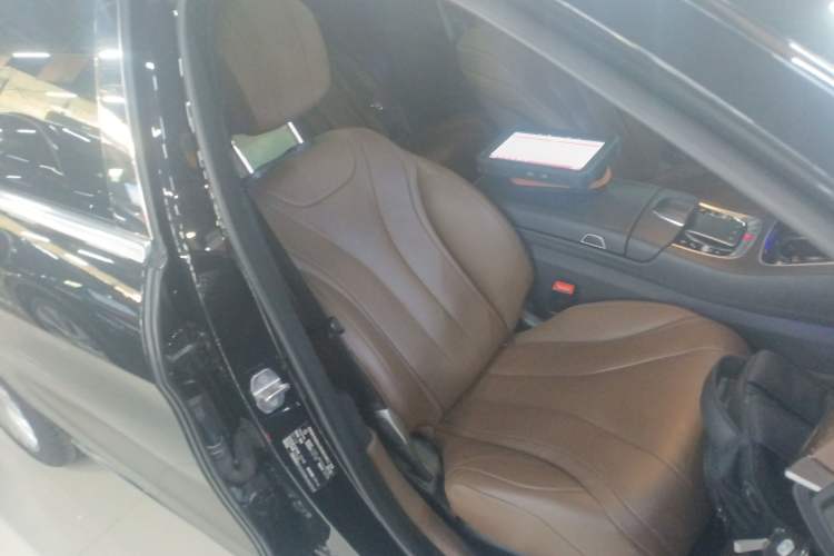 Used Mercedes-Benz S-Class 2020 S 350 L Business Class Ultimate Edition Right Front Seat