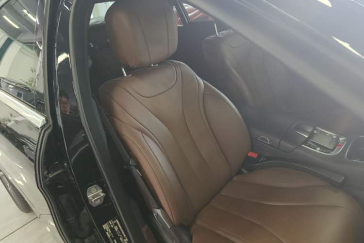 Used Mercedes-Benz S-Class 2020 S 350 L Business Class Ultimate Edition Right Front Seat