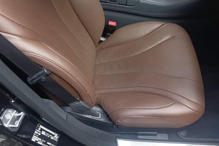 Used Mercedes-Benz S-Class 2020 S 350 L Business Class Ultimate Edition Right Front Seat