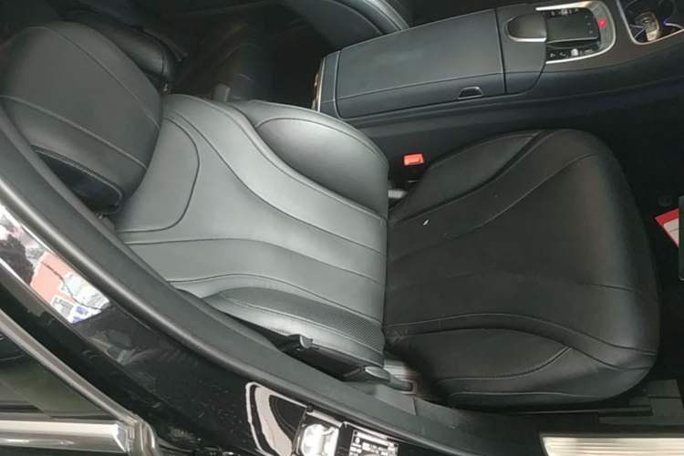 Used Mercedes-Benz S-Class 2020 S 350 L Business Class Ultimate Edition Right Front Seat