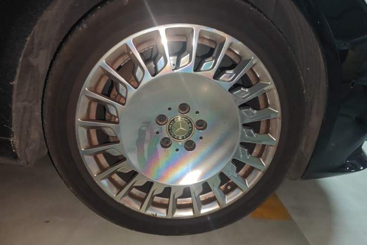 Used Mercedes-Benz S-Class 2020 S 350 L Exclusive Edition Prestige Collection Right Front Wheel Hub