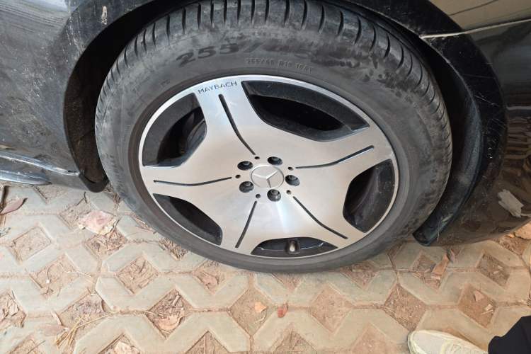 Used Mercedes-Benz S-Class 2020 S 450 L 4MATIC Exclusive Edition Right Front Wheel Hub