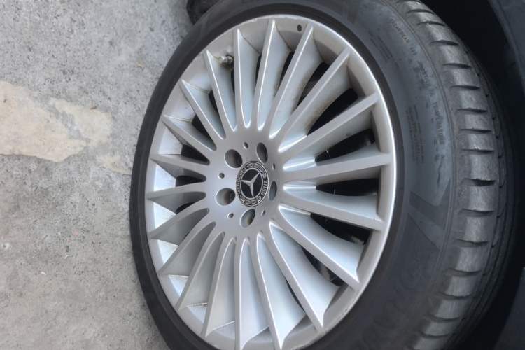 Used Mercedes-Benz S-Class 2020 S 350 L Business Class Ultimate Edition Right Front Wheel Hub