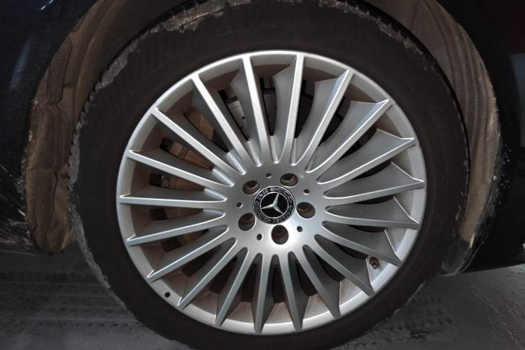 Used Mercedes-Benz S-Class 2020 S 350 L Business Class Ultimate Edition Right Front Wheel Hub