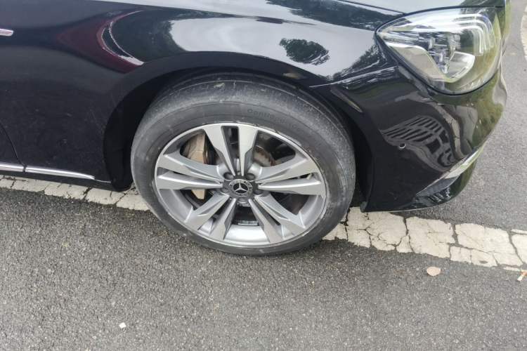 Used Mercedes-Benz S-Class 2020 S 350 L Exclusive Edition Prestige Collection Right Front Wheel Hub