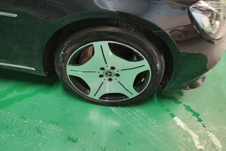 Used Mercedes-Benz S-Class 2020 S 350 L Business Class Ultimate Edition Right Front Wheel Hub