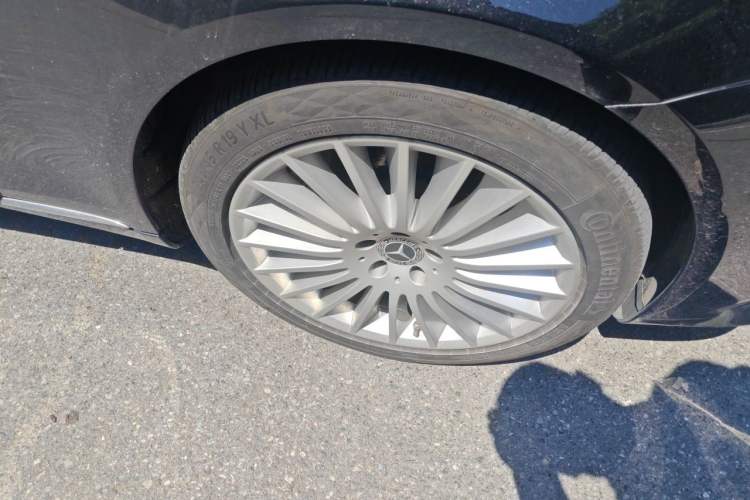 Used Mercedes-Benz S-Class 2020 S 350 L Business Class Ultimate Edition Right Front Wheel Hub