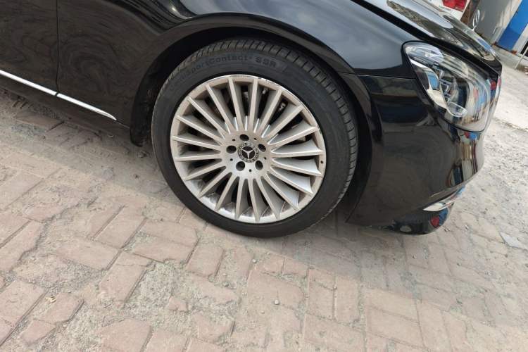 Used Mercedes-Benz S-Class 2020 S 350 L Business Class Ultimate Edition Right Front Wheel Hub