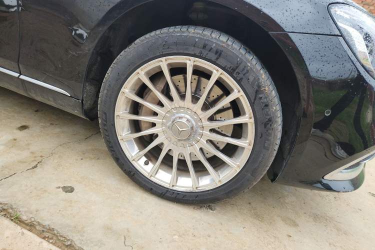 Used Mercedes-Benz S-Class 2020 S 350 L Business Class Ultimate Edition Right Front Wheel Hub