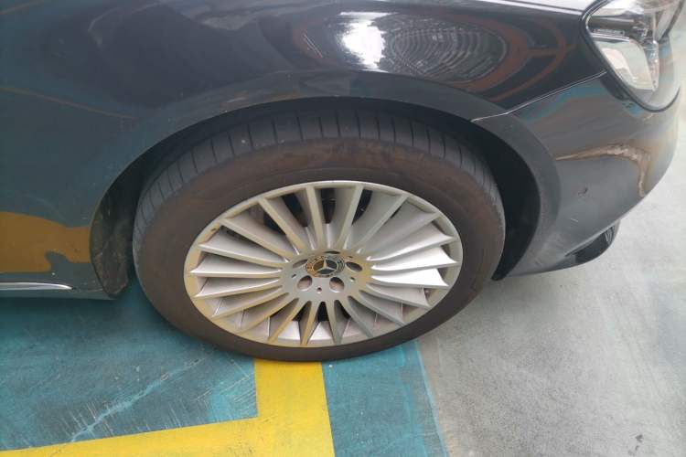 Used Mercedes-Benz S-Class 2020 S 350 L Business Class Ultimate Edition Right Front Wheel Hub