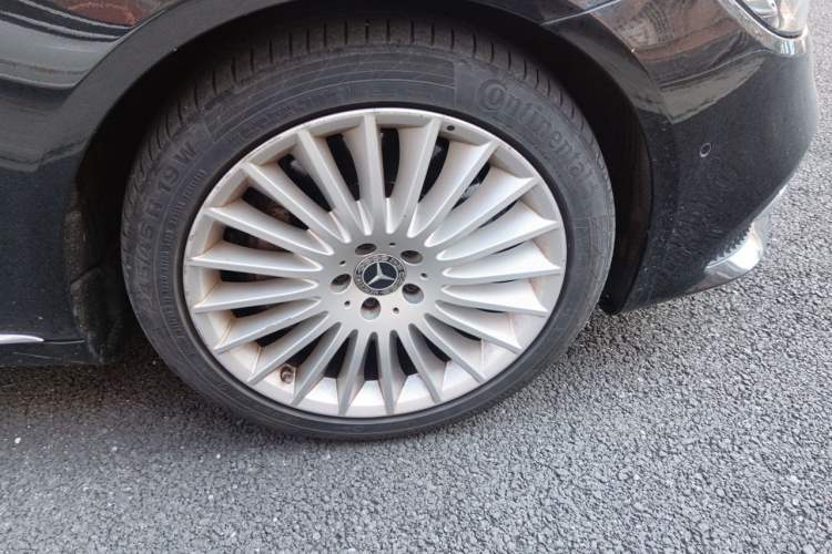 Used Mercedes-Benz S-Class 2020 S 350 L Business Class Ultimate Edition Right Front Wheel Hub