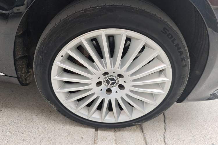Used Mercedes-Benz S-Class 2020 S 350 L Business Class Ultimate Edition Right Front Wheel Hub