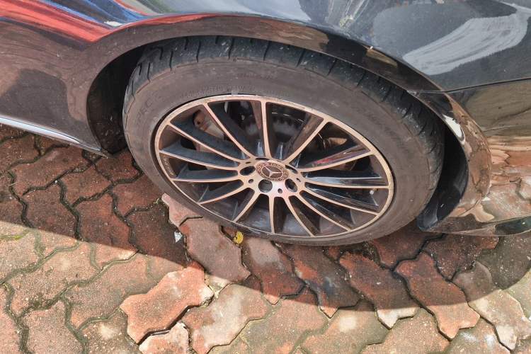Used Mercedes-Benz S-Class 2020 S 350 L Business Class Ultimate Edition Right Front Wheel Hub