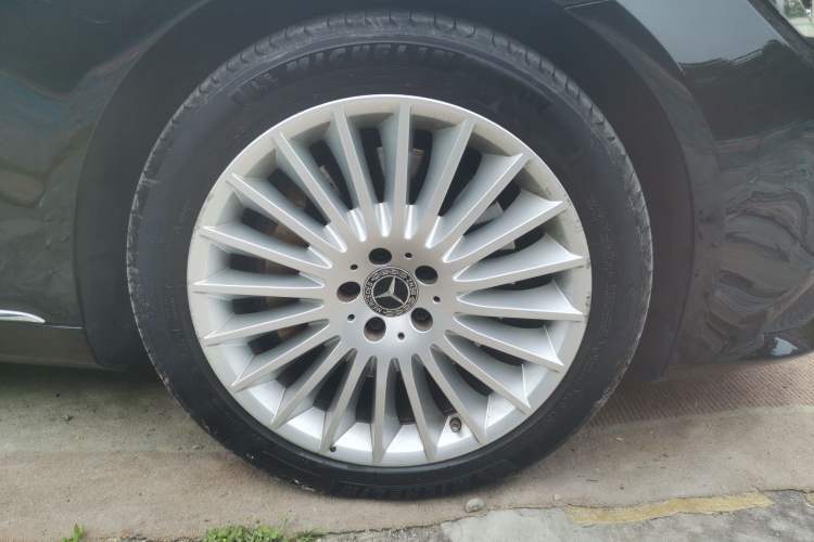Used Mercedes-Benz S-Class 2020 S 350 L Business Class Ultimate Edition Right Front Wheel Hub