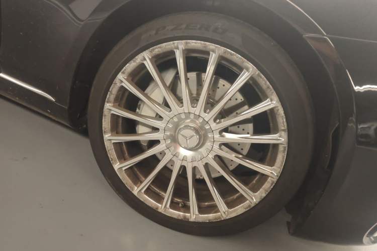 Used Mercedes-Benz S-Class 2020 S 350 L Exclusive Edition Prestige Collection Right Front Wheel Hub