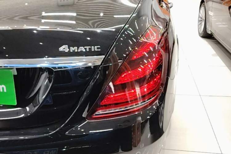 Used Mercedes-Benz S-Class 2020 S 350 L Business Class Ultimate Edition Right Rear Taillight