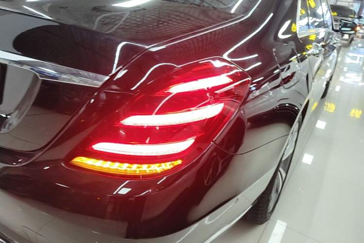 Used Mercedes-Benz S-Class 2020 S 350 L Exclusive Edition Prestige Collection Right Rear Taillight