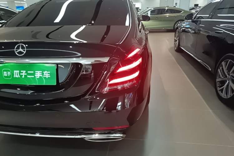 Used Mercedes-Benz S-Class 2020 S 350 L Exclusive Edition Prestige Collection Right Rear Taillight
