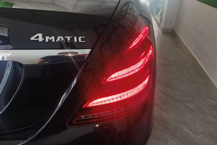 Used Mercedes-Benz S-Class 2020 S 450 L 4MATIC Exclusive Edition Right Rear Taillight