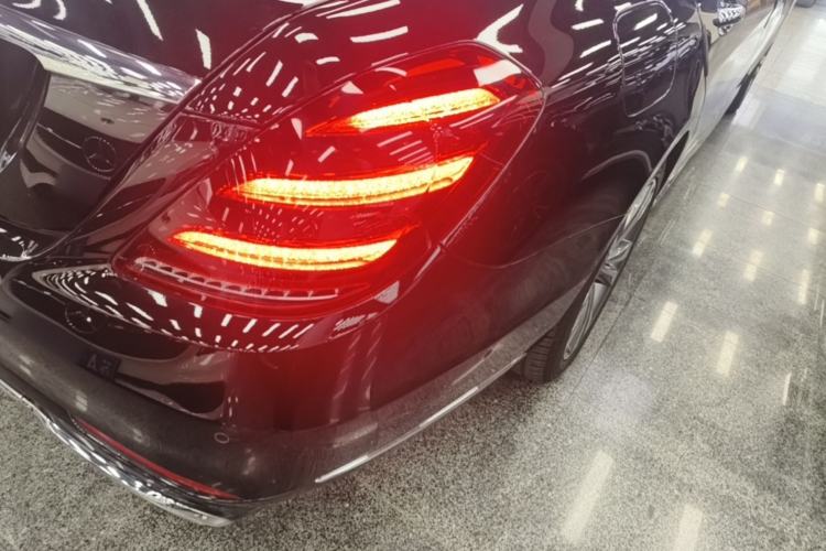 Used Mercedes-Benz S-Class 2020 S 350 L Exclusive Edition Prestige Collection Right Rear Taillight