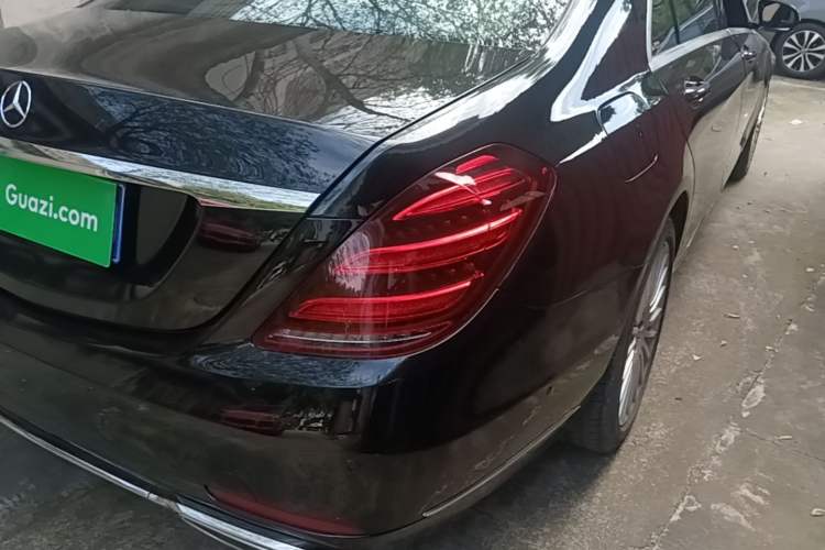 Used Mercedes-Benz S-Class 2020 S 350 L Business Class Ultimate Edition Right Rear Taillight