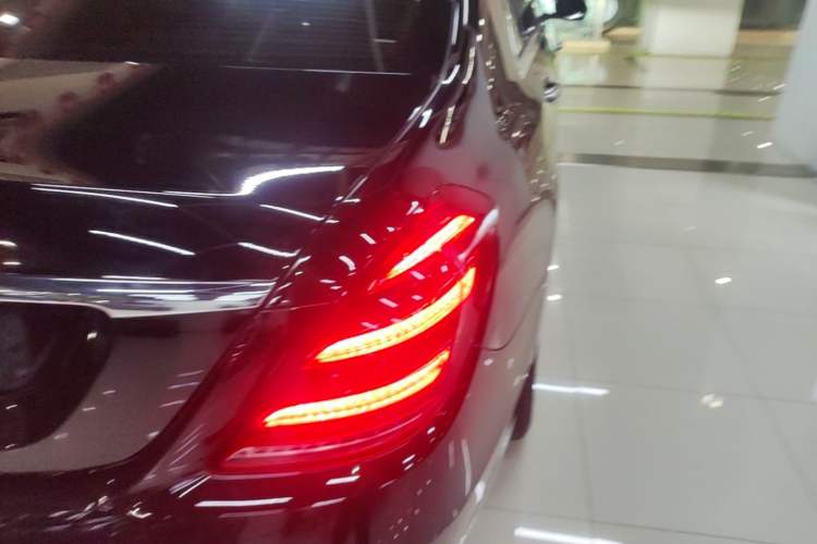 Used Mercedes-Benz S-Class 2020 S 350 L Exclusive Edition Prestige Collection Right Rear Taillight