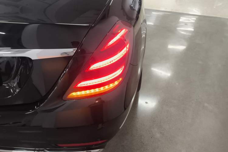 Used Mercedes-Benz S-Class 2020 S 350 L Business Class Ultimate Edition Right Rear Taillight