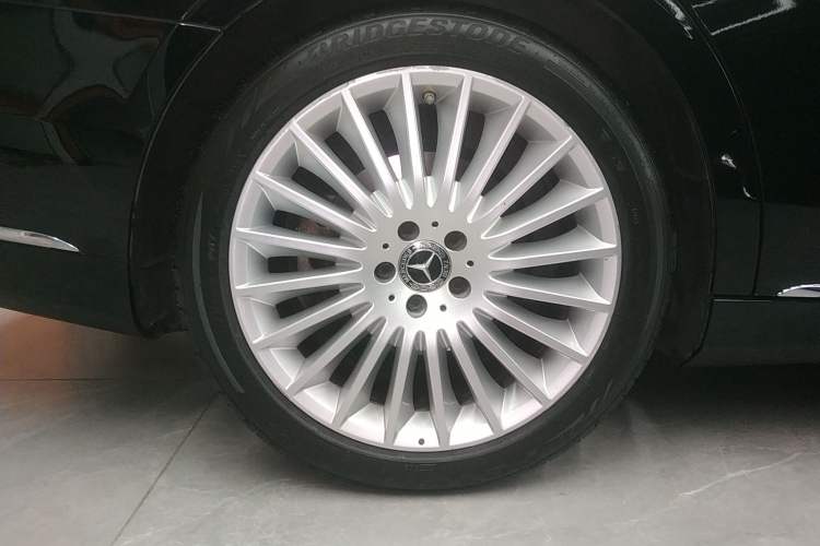 Used Mercedes-Benz S-Class 2020 S 350 L Business Class Ultimate Edition Right Rear Wheel Hub