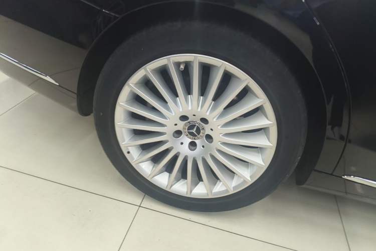 Used Mercedes-Benz S-Class 2020 S 350 L Business Class Ultimate Edition Right Rear Wheel Hub