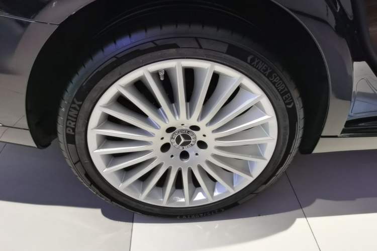 Used Mercedes-Benz S-Class 2020 S 350 L Business Class Ultimate Edition Right Rear Wheel Hub