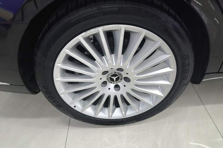 Used Mercedes-Benz S-Class 2020 S 350 L Business Class Ultimate Edition Right Rear Wheel Hub