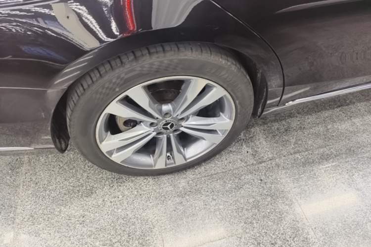 Used Mercedes-Benz S-Class 2020 S 350 L Exclusive Edition Prestige Collection Right Rear Wheel Hub