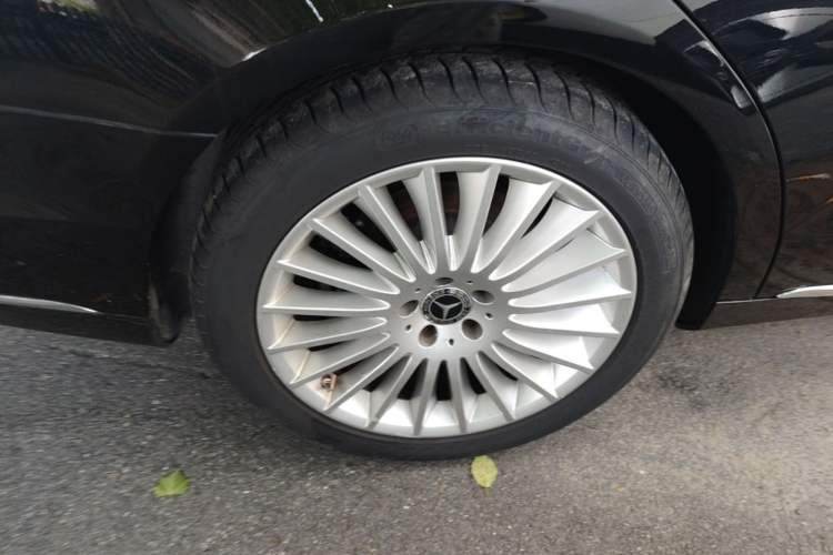 Used Mercedes-Benz S-Class 2020 S 350 L Business Class Ultimate Edition Right Rear Wheel Hub