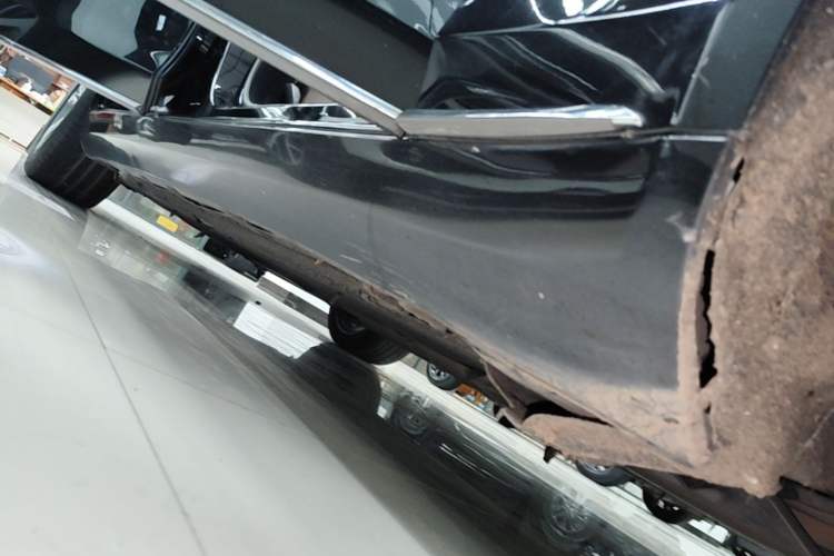 Used Mercedes-Benz S-Class 2020 S 350 L Exclusive Edition Prestige Collection Right Side Sill