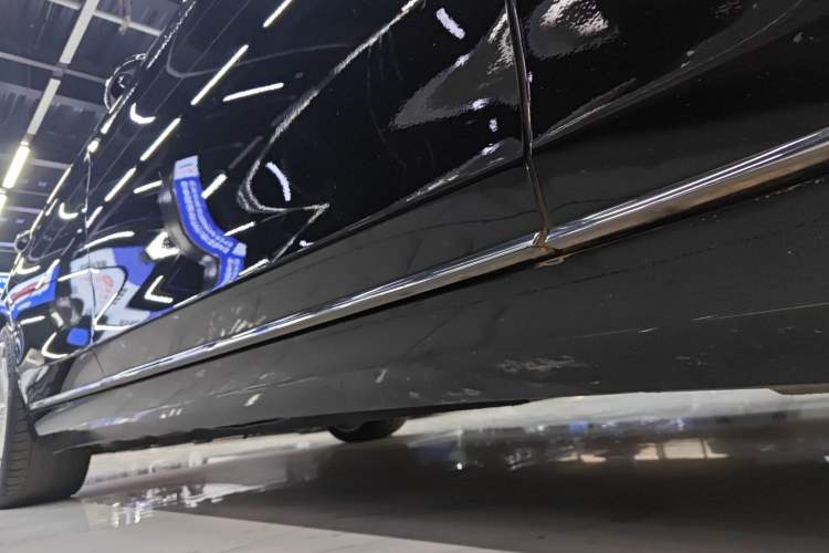 Used Mercedes-Benz S-Class 2020 S 350 L Business Class Ultimate Edition Right Side Sill