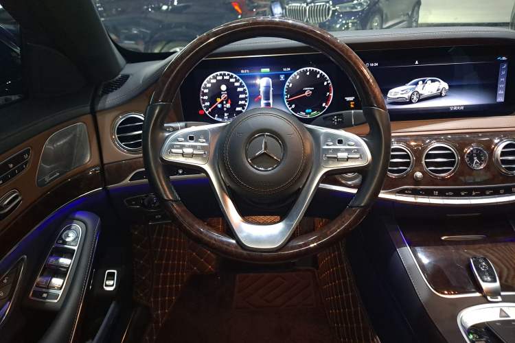 Used Mercedes-Benz S-Class 2020 S 350 L Exclusive Edition Prestige Collection Steering Wheel